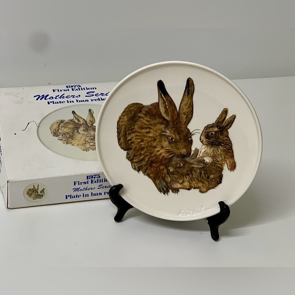 1975 Vtg First Edition Mother Series bas Relief Goebel Rabbit Collector Plate - Picture 3 of 16